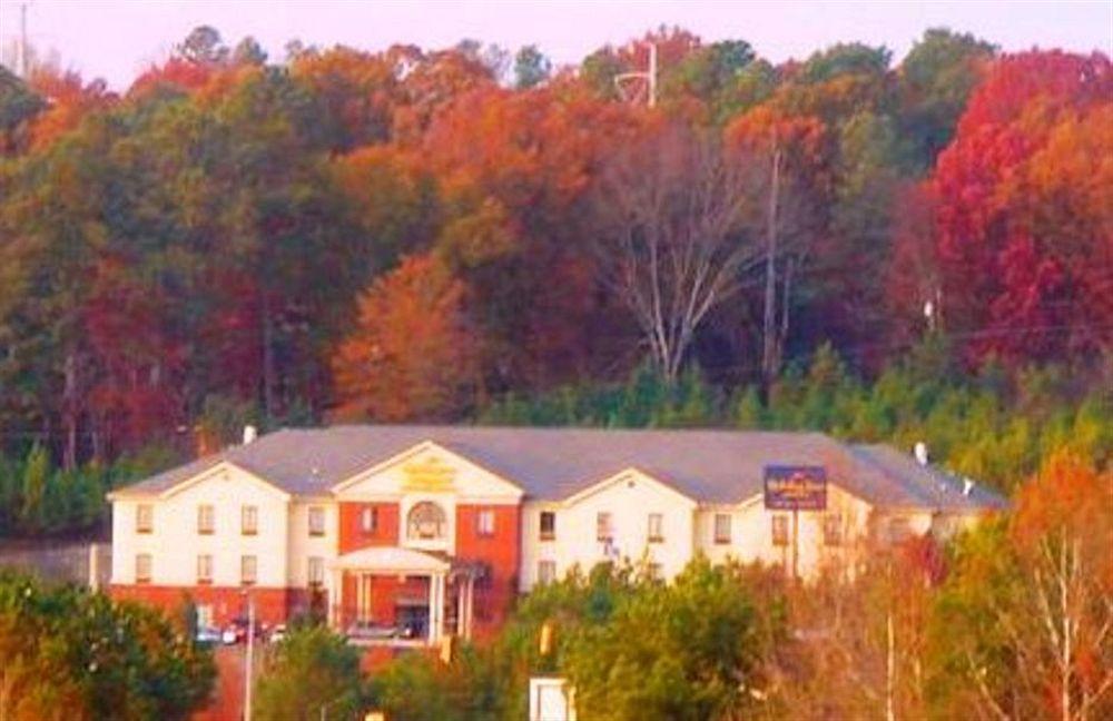 Comfort & Inn Suites Canton Amenidades foto